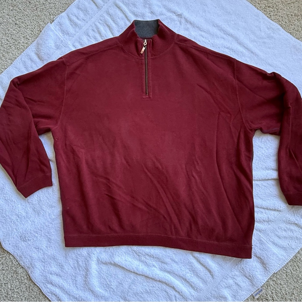 Tommy Bahama men’s XXL. Reversible sweatshirt.   Mock neck. 1/4 zip. Red/Grey.